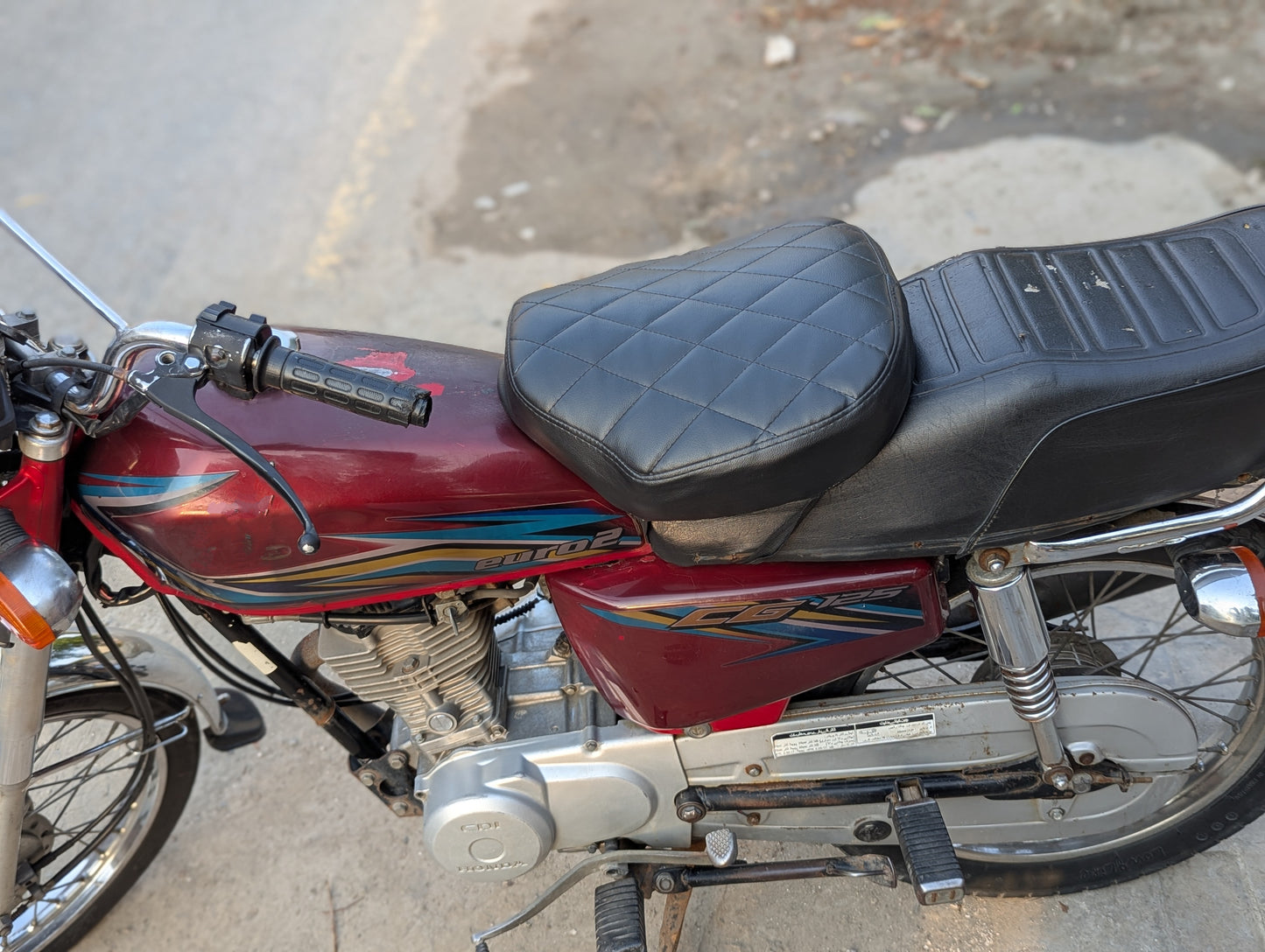 Motorcycle Seat Cushion – Universal Fit (Compatible with CD 70, CG 125/150, China 70,EVEs & More)